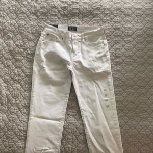 White Jeans with tags